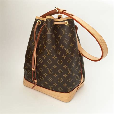 louis vuitton bucket handbag